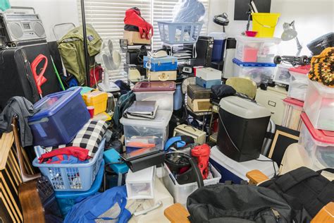 7 Early Warning Signs Of A Hoarder And How To Handle It Soulmete