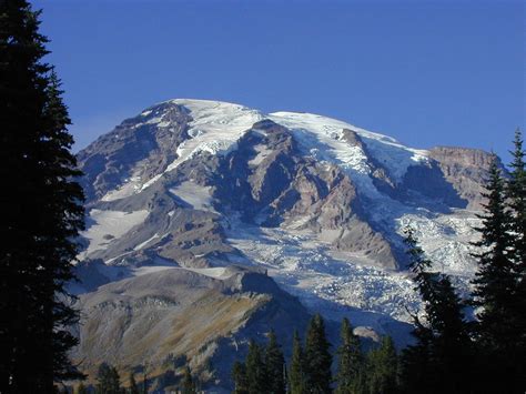 Mt Rainer Mount Rainier Is An Active Stratovolcano Also K Flickr