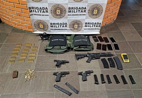 Brigada Militar E Pol Cia Civil Apreendem Arsenal De Armas De Fogo Na