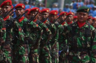 Pasukan Kopassus Tni Ad Dalam Gladi Bersih Hut Tni Datatempo