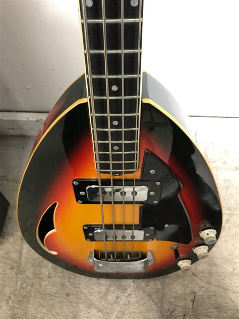 Rare 1968 Vox Teardrop Bass Guitar V284 Stinger Iv Made In Italy At 1stdibs