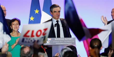 Fillon en meeting Nous allons traverser les tempêtes