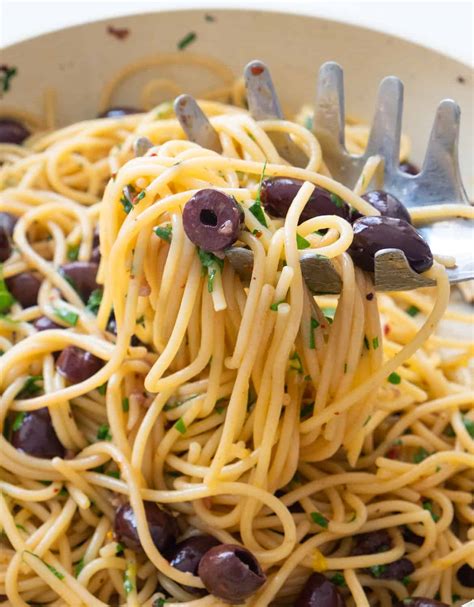 10 Minute Pasta With Olives Video The Clever Meal