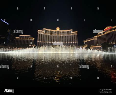 View of the Bellagio fountains, Las Vegas at night Stock Photo - Alamy