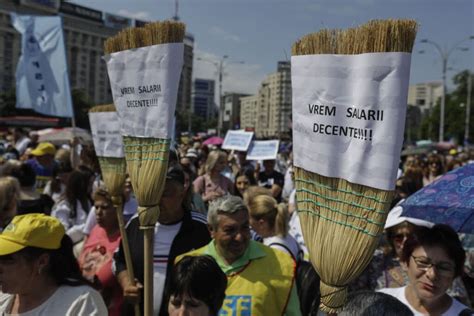 Surse Guvernul Estimeaz C Majorarea Salariilor Profesorilor Cu