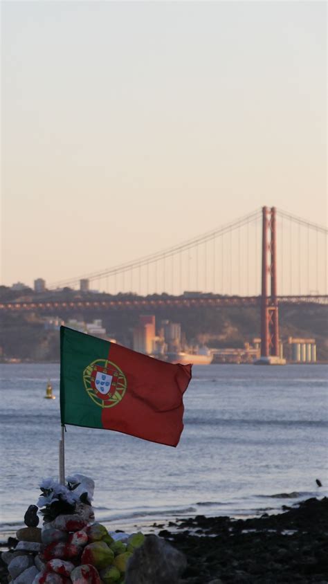 Portugal passa a conceder autorização de residência automática para