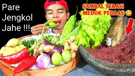 Mukbang Lalapan Mentah Sambal Terasi Ikan Asin Sepat Pare Jahe Jengkol