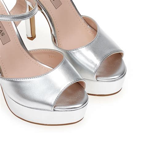 Πέδιλα nude δερματίνη με φιάπα και λουράκι στον αστράγαλο TSOUKALAS