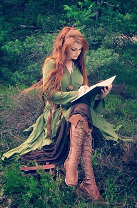 Pin By Eric Fain On Redhead Redheads Beautiful Redhead Fantasy Costumes