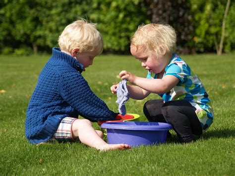 Id Es De Jeux Deau Faciles Organiser Lesprosdelapetiteenfance