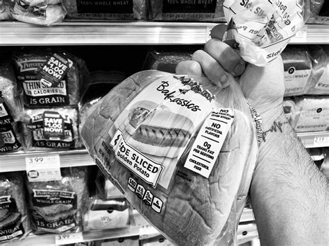 Por Ahí Viene El Hot Dog — Mofongo Run Club