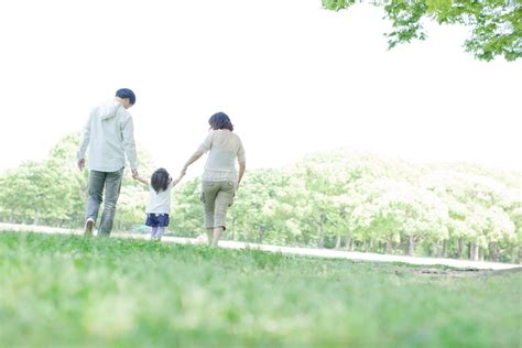 親の背中を見て育つ子供たち……親が心がけることとは [子供のしつけ] All About