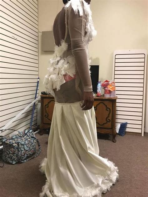 This Prom Dress Fail Is So Horrendous, the Girl Who Bought It Burst ...