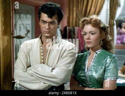 Tony Curtis Piper Laurie Son Of Ali Baba Stock Photo Alamy