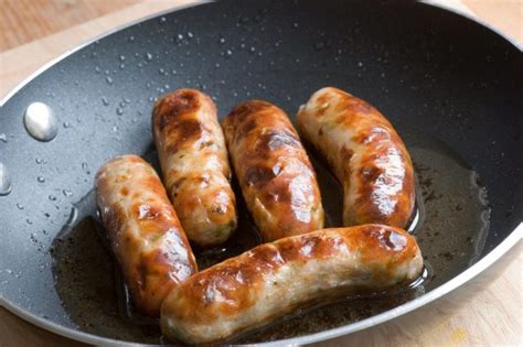 Salsiccia In Padella La Ricetta Del Secondo Piatto Facile E Gustoso