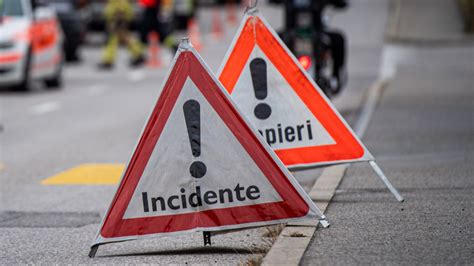 Veicolo In Fiamme All Altezza Del Monte Ceneri Traffico In Direzione Sud