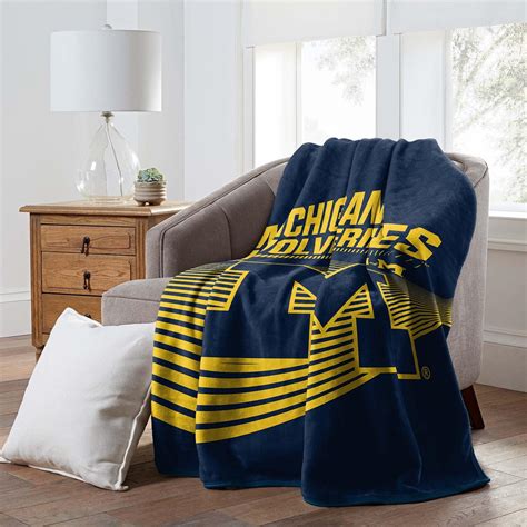 Northwest Nhl Boston Bruins 60 X 80 Raschel Throw Blanket