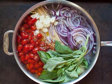 One Pan Pasta Recipe And Nutrition Eat This Much