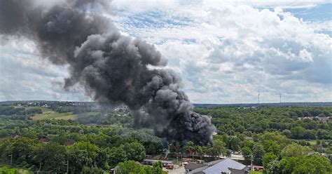 Großbrand in Völklingen Einsatz läuft noch Mann schwerverletzt in