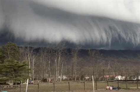 Apocalyptic Shelf Cloud Freaks Out Pennsylvania Countryside