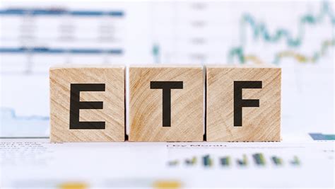 Etf折溢價是什麼？為什麼會有折溢價？etf淨值、折溢價、內扣費用率全解析 Smart智富etf研究室 財富網編輯嚴選 Etf 商周財富網