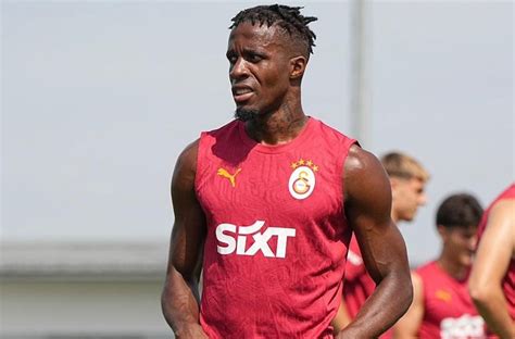 Galatasaray Da Fla Geli Me Zaha N N Menajeri Stanbul Da