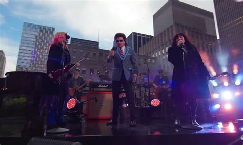 Jimmy Fallon interprète Total Eclipse of the Heart avec Heart