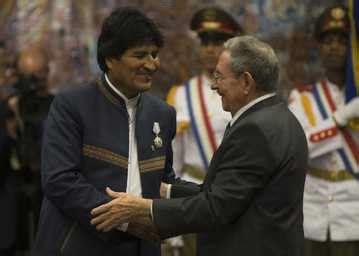 Sin Rodeo Ra L Castro Despide A Evo Morales Tras Visita A Cuba