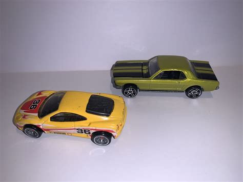 Macchinine Hot Wheels Ferrari Ford Mustang Gebraucht in Bironico für CHF mit