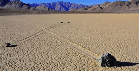 El Misterio De Las Rocas Que Se Mueven Solas En El Valle De La Muerte