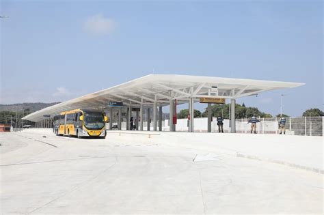 Rio de Janeiro Novo Terminal de BRT Pingo DÁgua inaugurado em