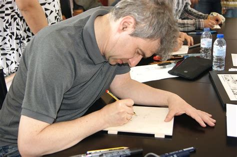 Andrea Venturi E Os Desenhos Feitos Na Passagem Pela Mostra Do Clube