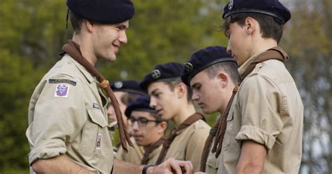 Ordre De Malte France Scouts Unitaires De France Et Scouts D Europe