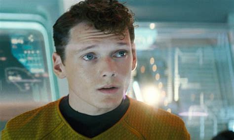 Anton Yelchin ator de Star Trek morre esmagado pelo próprio carro