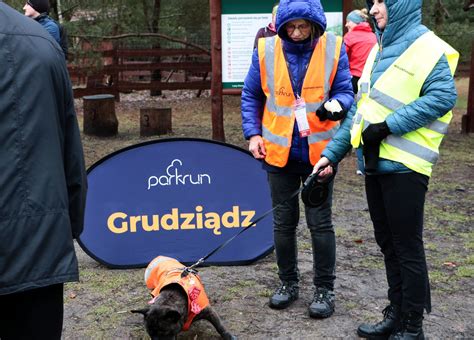 Parkrun Grudzi Dz Dla Wo P Mimo Deszczu Blisko Os B Na