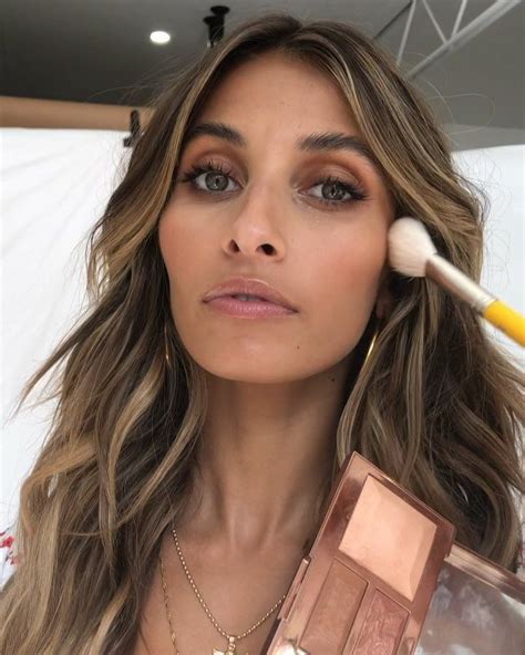 Serena Wyllie Makeup On Instagram Glowing Bronze Skin Using