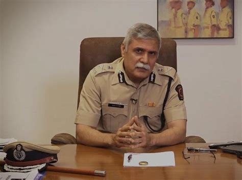 Cbi Examines Mumbai Police Commissioner In In Maharashtra Corruption Case