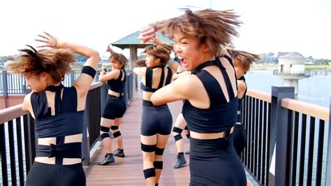 バブリーダンスの登美丘高校ダンス部が「hot Limit」を踊り狂うムービーが公開中 Gigazine