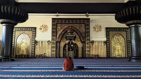 FOTO FOTO Lebih Dekat Masjid Agung Baiturrahman Limboto Gorontalo