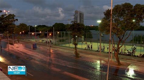 V Deo Alagamentos Atingem Ruas No Recife Ne G