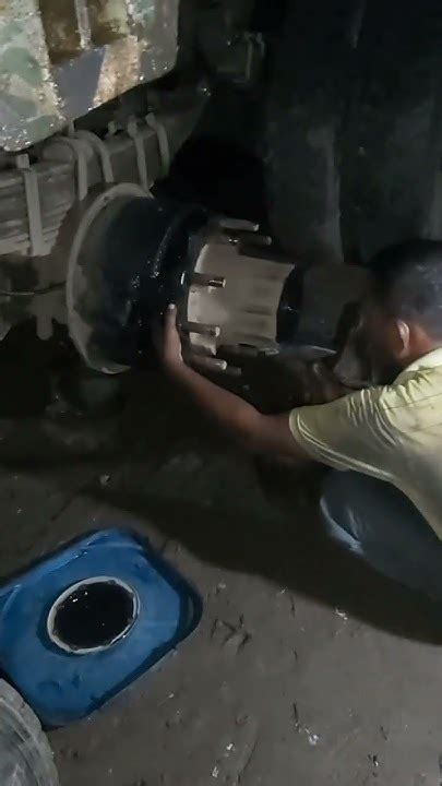 This Mechanic Has A Lot Of Knowledge About Work Youtube Mechanic