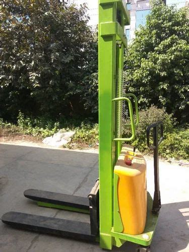 Semi Electric Hydraulic Stacker For Goods Lifting At Piece In