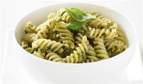 Un Delicioso Fusilli Al Pesto Para Hacer En Casa Buena Vibra Basil