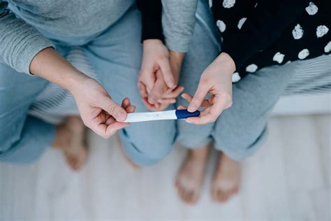 Saiba 8 sintomas da gravidez que aparecem antes da menstruação atrasar