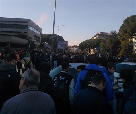 Sciopero Generale Porte Chiuse Al Buzzi E Al Brunelleschi Per L