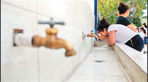 Escuelas afectadas por falta de agua reanudan clases La Prensa Gráfica