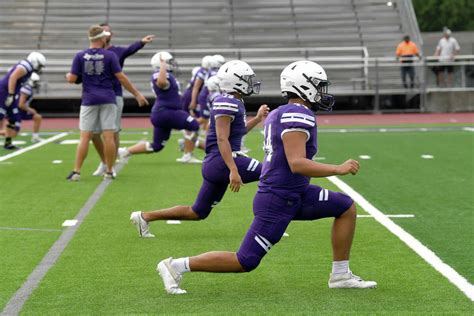 Meet The Football Teams Port Neches Groves Nederland Bulldogs