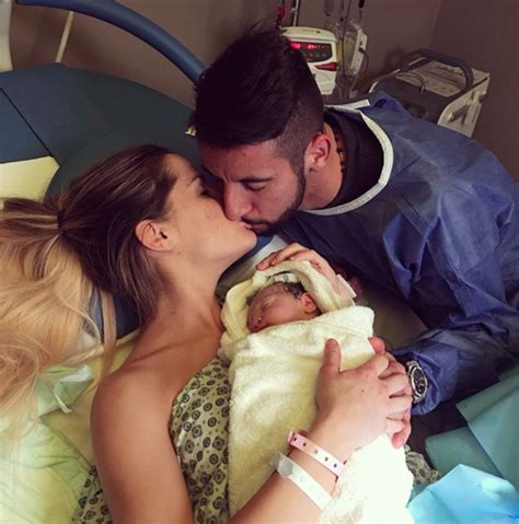 Conoce A Luz Elif La Primera Hija De Gala Caldirola Y Mauricio Isla