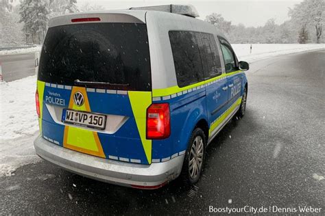 Schneefall lockt Menschenmassen an und führt zu Sperrungen in Taunusstein