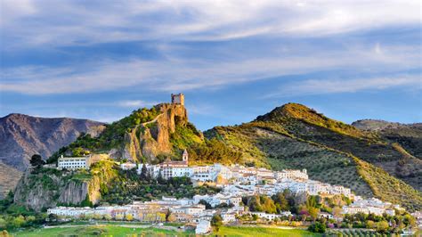 Bing Image Zahara De La Sierra Andalusien Spanien Bing Wallpaper